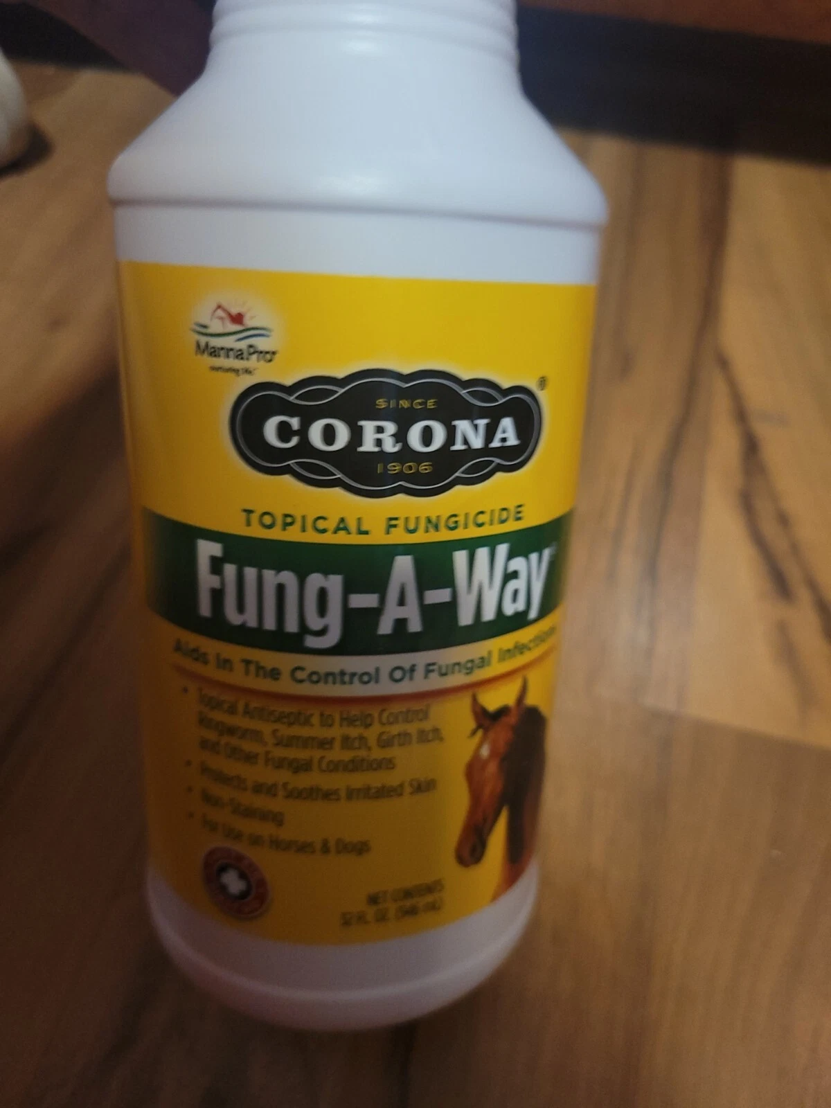 Corona Fung-A-Way Topical Fungicide 32 oz – Horse, Dog & Cat Skin Treatment for Ringworm, Girth Itch & Fungal Infections