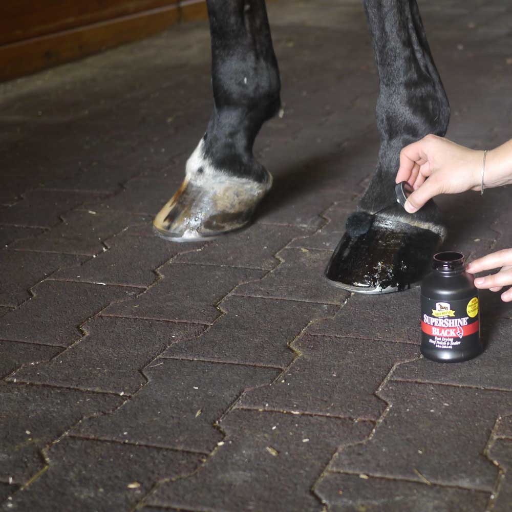 Absorbine SuperShine Hoof Polish and Sealer, Quick Dry Formula, Black High Gloss, 8oz
