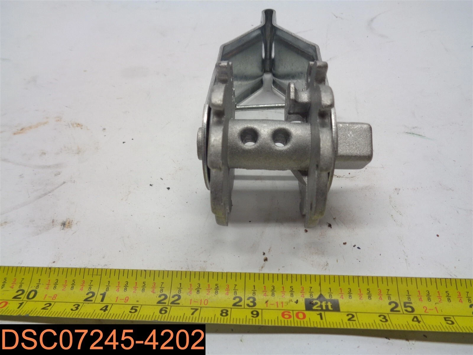Dare 1703-C In-Line Wire Strainer Tightener – Aluminum Cog Zinc-Plated Electric Fence Tensioner