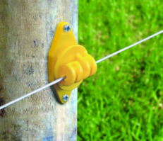 Patriot Wood Post Claw Insulator – 25 Pack